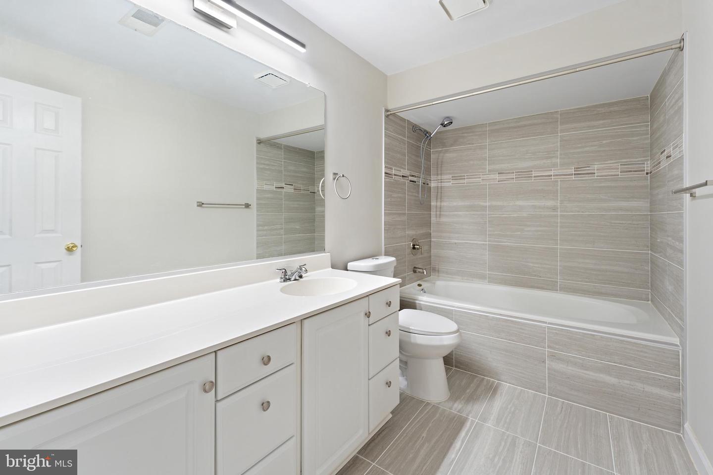 12253 FAIRFIELD HOUSE DR #405, FAIRFAX, Virginia 22033, 2 Bedrooms Bedrooms, ,2 BathroomsBathrooms,Residential,For sale,12253 FAIRFIELD HOUSE DR #405,VAFX2256908 MLS # VAFX2256908 12253 FAIRFIELD HOUSE DR #405, FAIRFAX, Virginia 22033, 2 Bedrooms Bedrooms, ,2 BathroomsBathrooms,Residential,For sale,12253 FAIRFIELD HOUSE DR #405,VAFX2256908 MLS # VAFX2256908