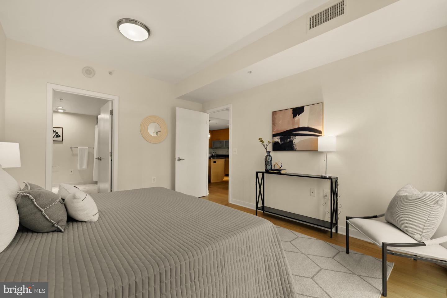 1010 MASSACHUSETTS AVE NW #207, WASHINGTON, District Of Columbia 20001, 2 Bedrooms Bedrooms, 4 Rooms Rooms,2 BathroomsBathrooms,Residential,For sale,1010 MASSACHUSETTS AVE NW #207,DCDC2225662 MLS # DCDC2225662