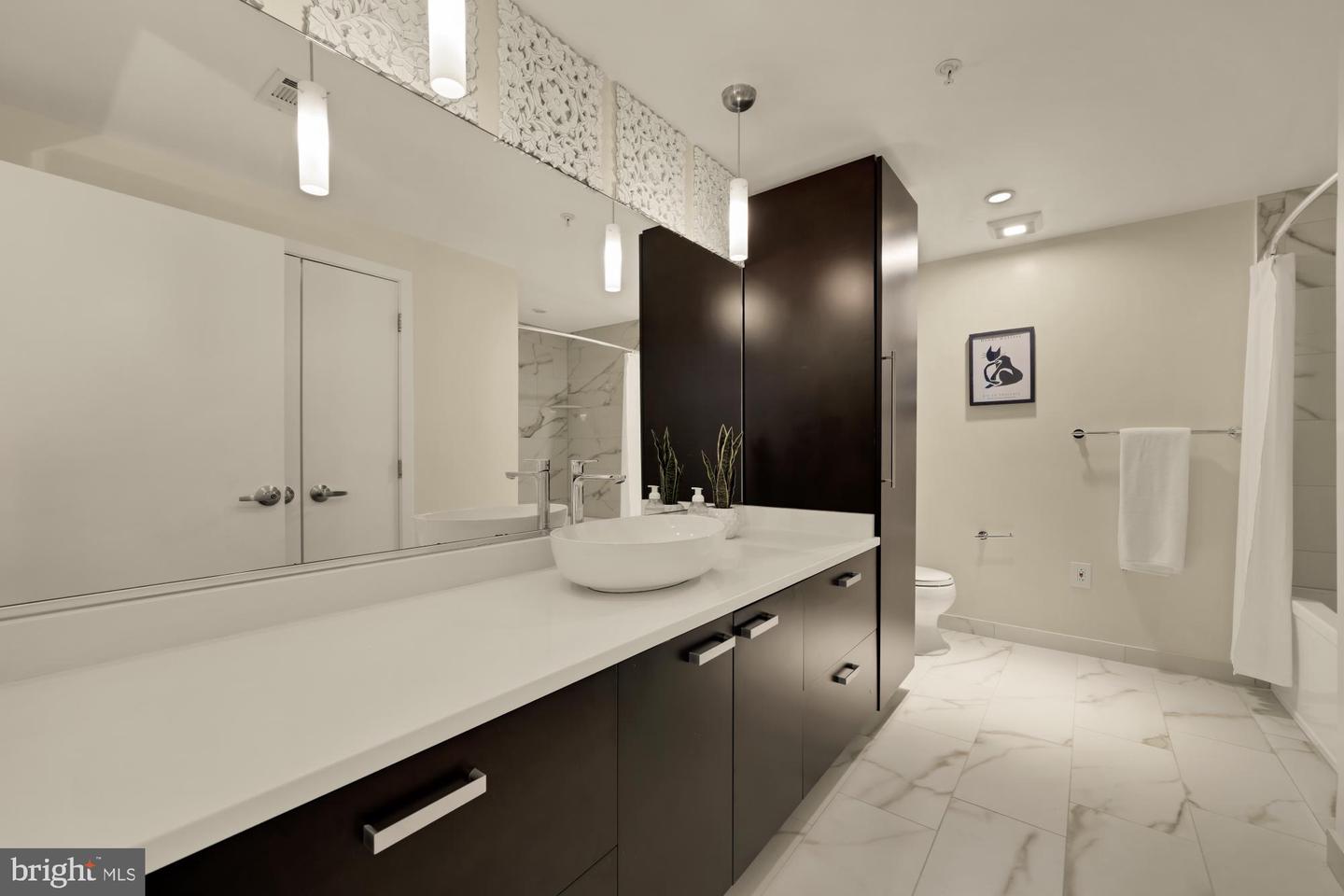 1010 MASSACHUSETTS AVE NW #207, WASHINGTON, District Of Columbia 20001, 2 Bedrooms Bedrooms, 4 Rooms Rooms,2 BathroomsBathrooms,Residential,For sale,1010 MASSACHUSETTS AVE NW #207,DCDC2225662 MLS # DCDC2225662