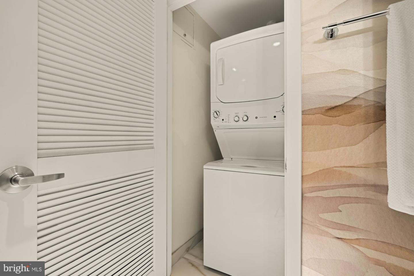 1010 MASSACHUSETTS AVE NW #207, WASHINGTON, District Of Columbia 20001, 2 Bedrooms Bedrooms, 4 Rooms Rooms,2 BathroomsBathrooms,Residential,For sale,1010 MASSACHUSETTS AVE NW #207,DCDC2225662 MLS # DCDC2225662