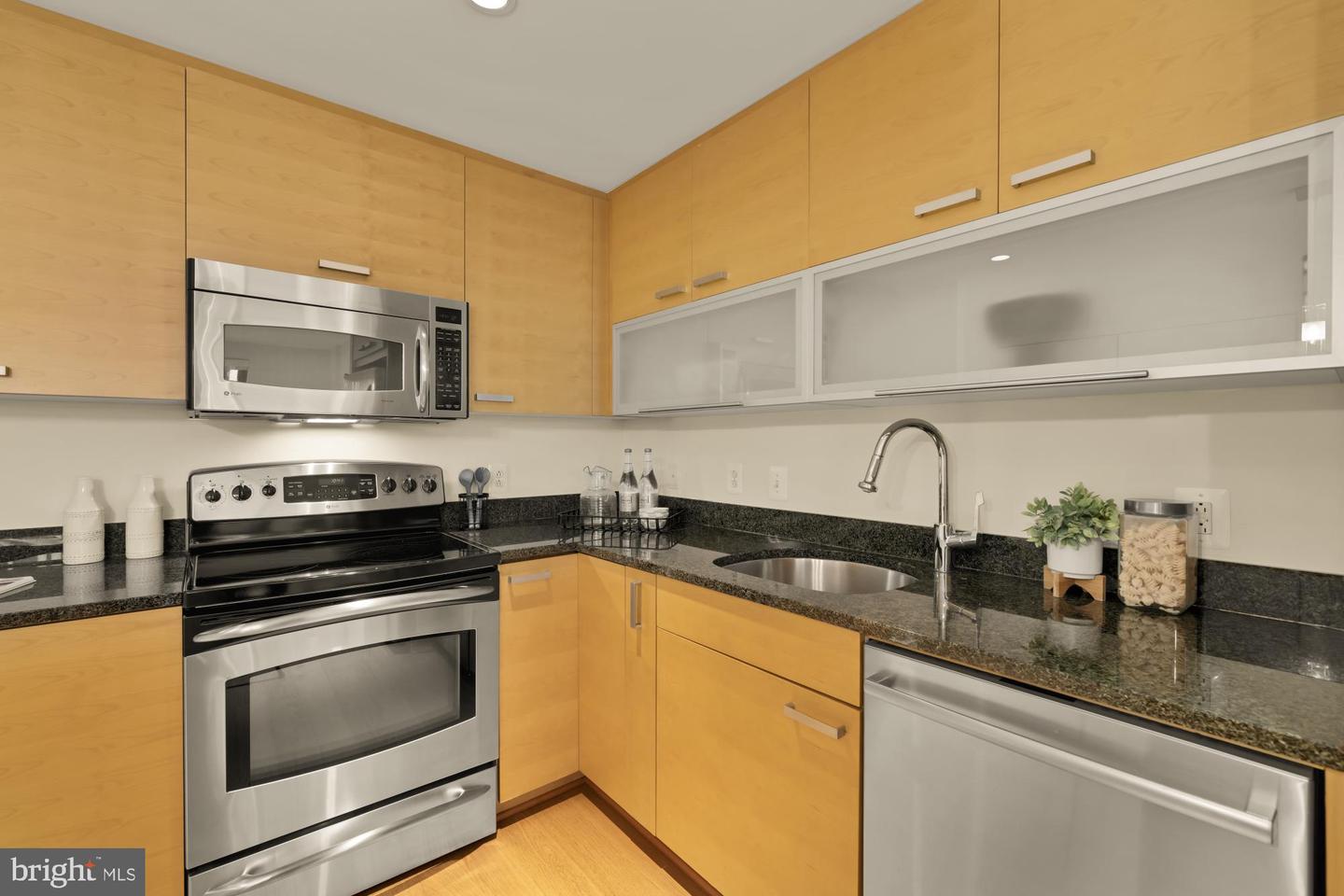 1010 MASSACHUSETTS AVE NW #207, WASHINGTON, District Of Columbia 20001, 2 Bedrooms Bedrooms, 4 Rooms Rooms,2 BathroomsBathrooms,Residential,For sale,1010 MASSACHUSETTS AVE NW #207,DCDC2225662 MLS # DCDC2225662