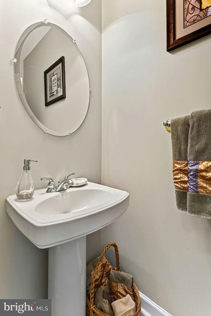 39854 CANTERFIELD CT, LOVETTSVILLE, Virginia 20180, 5 Bedrooms Bedrooms, ,3 BathroomsBathrooms,Residential,For sale,39854 CANTERFIELD CT,VALO2110766 MLS # VALO2110766 39854 CANTERFIELD CT, LOVETTSVILLE, Virginia 20180, 5 Bedrooms Bedrooms, ,3 BathroomsBathrooms,Residential,For sale,39854 CANTERFIELD CT,VALO2110766 MLS # VALO2110766