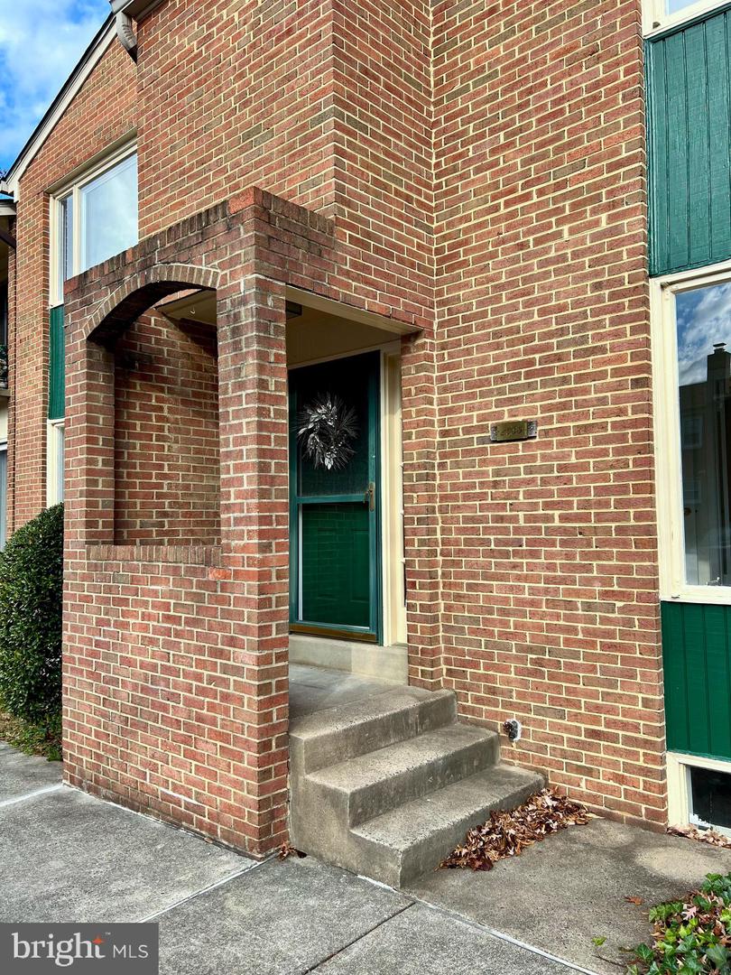 2699 CENTENNIAL CT, ALEXANDRIA, Virginia 22311, 3 Bedrooms Bedrooms, ,3 BathroomsBathrooms,Residential,For sale,2699 CENTENNIAL CT,VAAX2051852 MLS # VAAX2051852