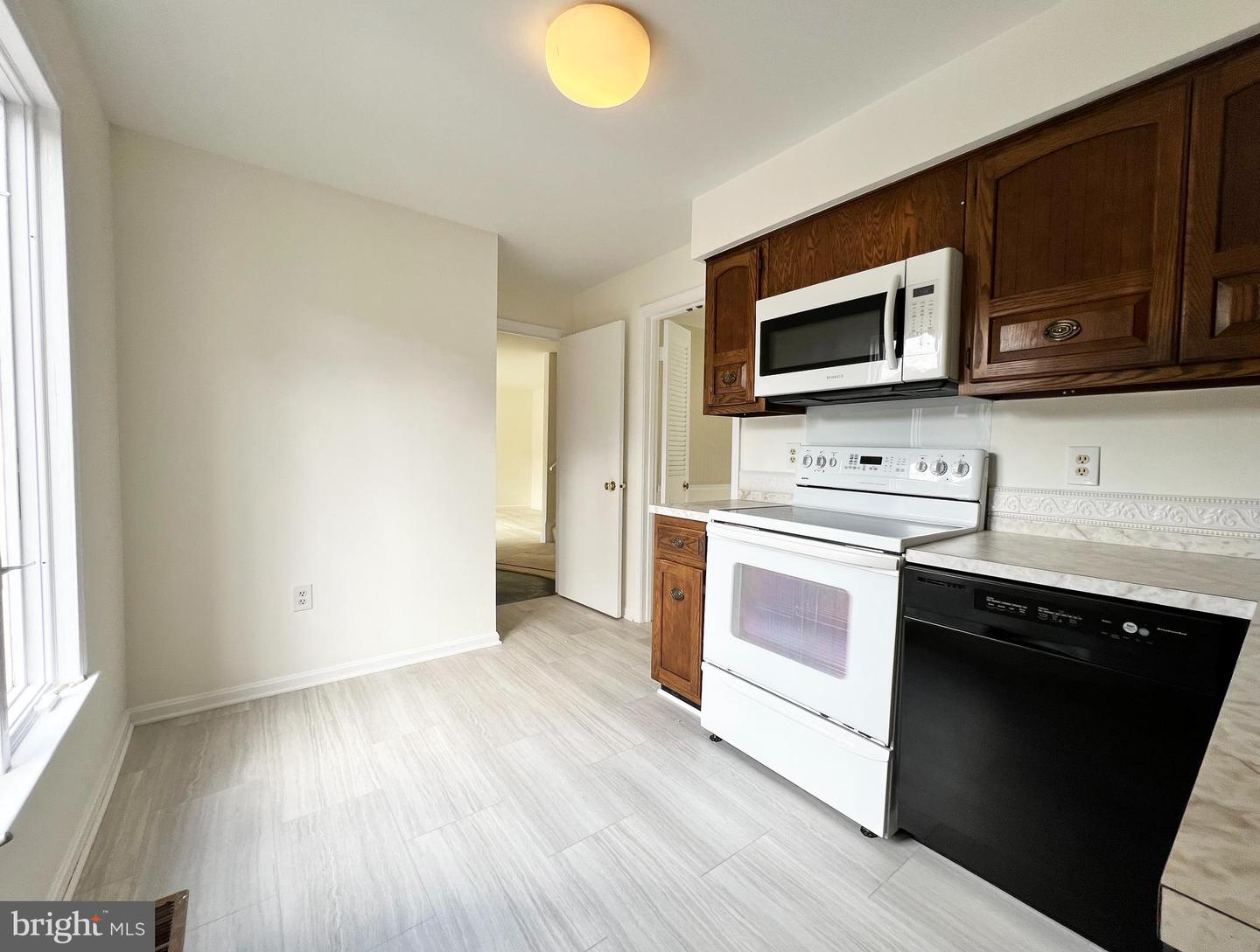 2699 CENTENNIAL CT, ALEXANDRIA, Virginia 22311, 3 Bedrooms Bedrooms, ,3 BathroomsBathrooms,Residential,For sale,2699 CENTENNIAL CT,VAAX2051852 MLS # VAAX2051852