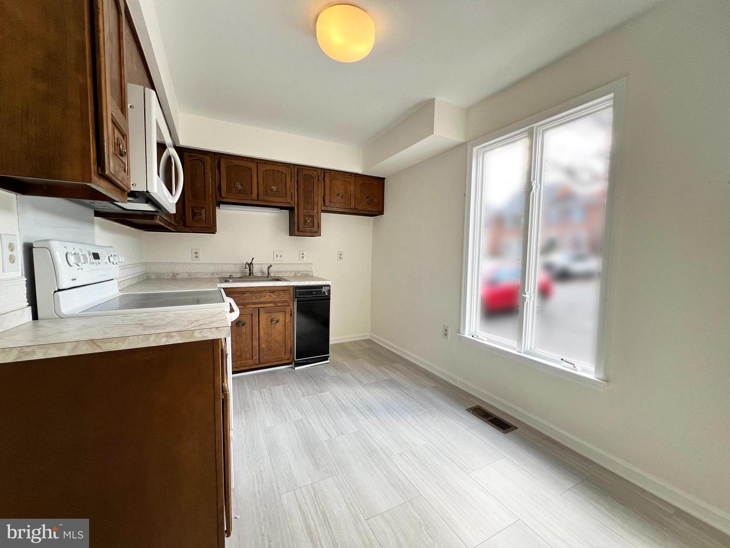 2699 CENTENNIAL CT, ALEXANDRIA, Virginia 22311, 3 Bedrooms Bedrooms, ,3 BathroomsBathrooms,Residential,For sale,2699 CENTENNIAL CT,VAAX2051852 MLS # VAAX2051852