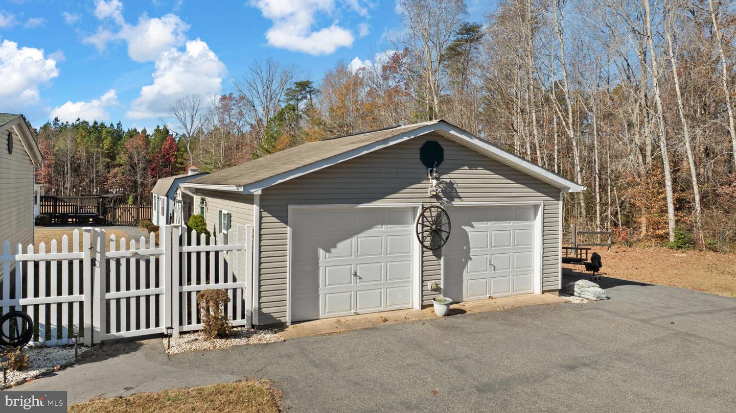 3100 DANBURY CIR, SPOTSYLVANIA, Virginia 22551, 3 Bedrooms Bedrooms, 5 Rooms Rooms,2 BathroomsBathrooms,Residential,For sale,3100 DANBURY CIR,VASP2037692 MLS # VASP2037692