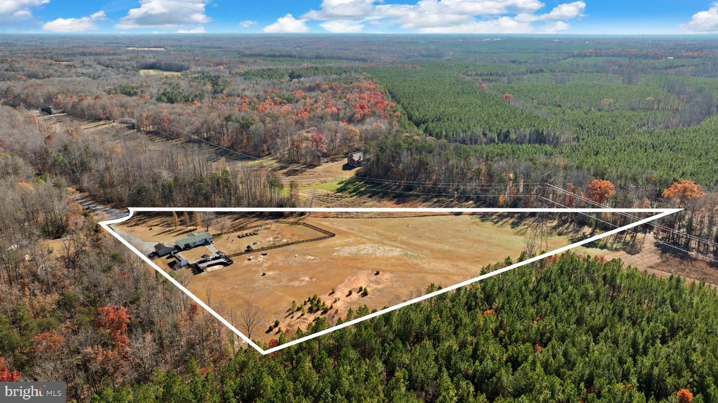 3100 DANBURY CIR, SPOTSYLVANIA, Virginia 22551, 3 Bedrooms Bedrooms, 5 Rooms Rooms,2 BathroomsBathrooms,Residential,For sale,3100 DANBURY CIR,VASP2037692 MLS # VASP2037692