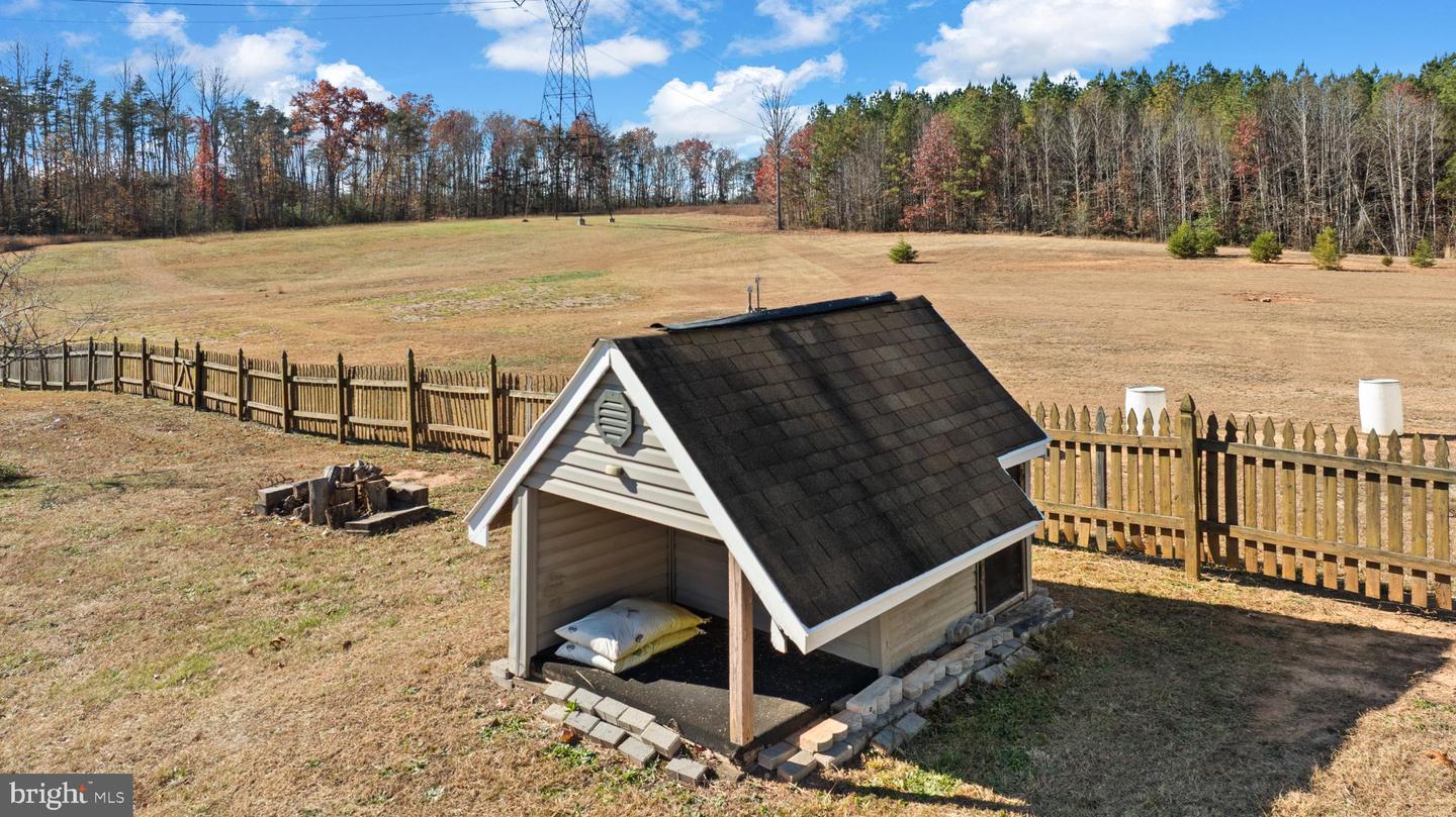 3100 DANBURY CIR, SPOTSYLVANIA, Virginia 22551, 3 Bedrooms Bedrooms, 5 Rooms Rooms,2 BathroomsBathrooms,Residential,For sale,3100 DANBURY CIR,VASP2037692 MLS # VASP2037692