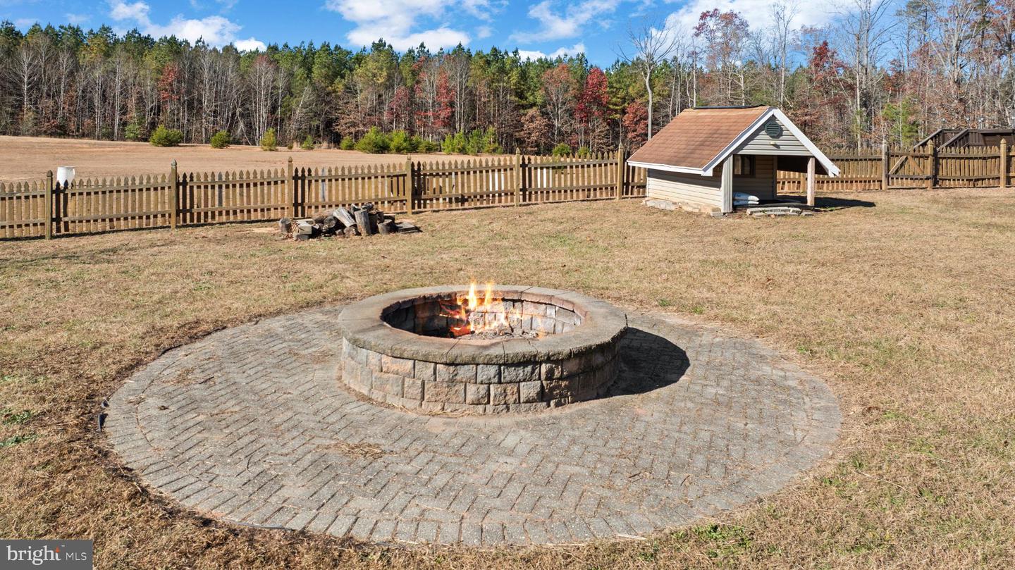 3100 DANBURY CIR, SPOTSYLVANIA, Virginia 22551, 3 Bedrooms Bedrooms, 5 Rooms Rooms,2 BathroomsBathrooms,Residential,For sale,3100 DANBURY CIR,VASP2037692 MLS # VASP2037692