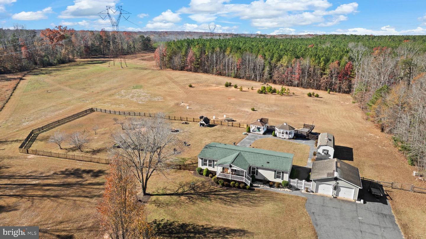 3100 DANBURY CIR, SPOTSYLVANIA, Virginia 22551, 3 Bedrooms Bedrooms, 5 Rooms Rooms,2 BathroomsBathrooms,Residential,For sale,3100 DANBURY CIR,VASP2037692 MLS # VASP2037692