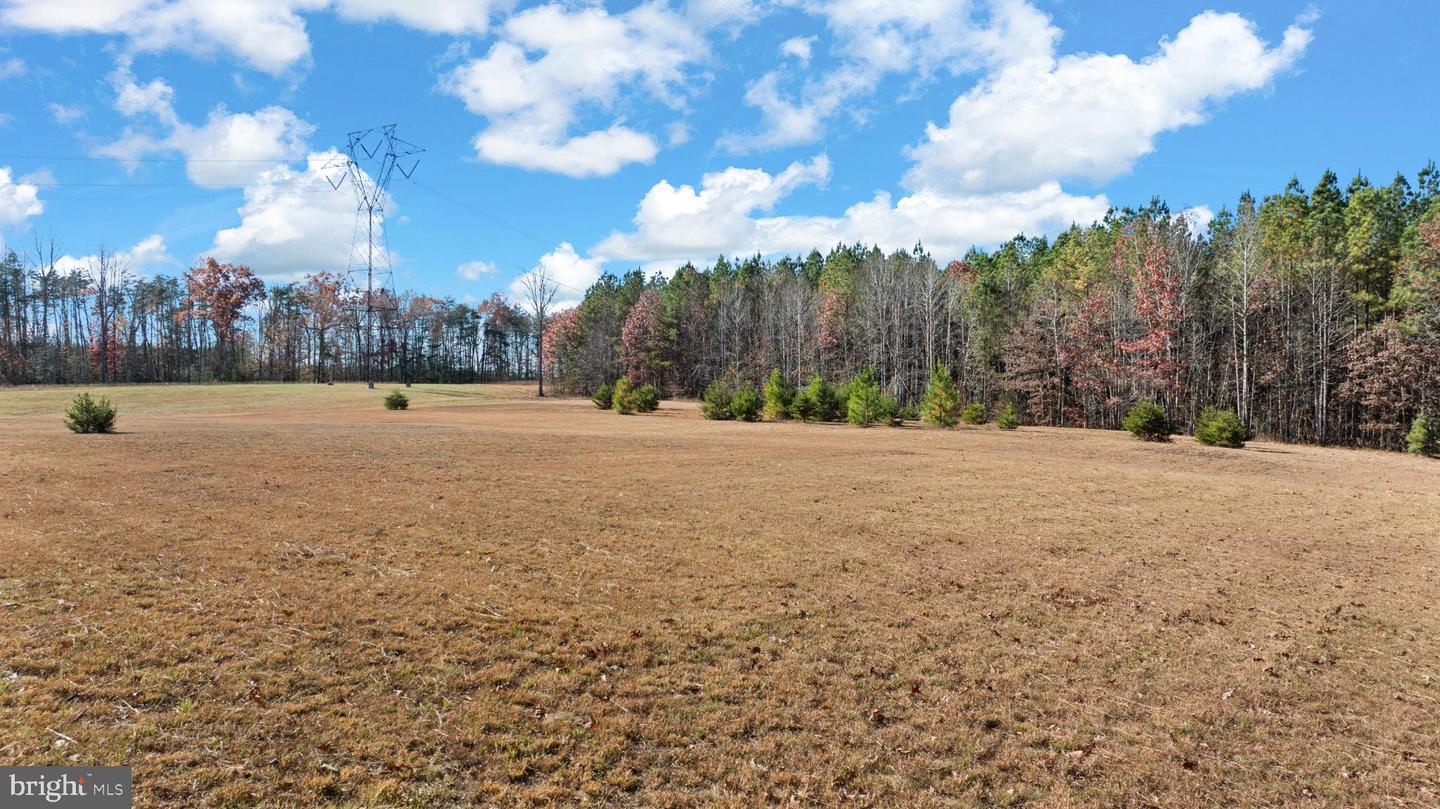 3100 DANBURY CIR, SPOTSYLVANIA, Virginia 22551, 3 Bedrooms Bedrooms, 5 Rooms Rooms,2 BathroomsBathrooms,Residential,For sale,3100 DANBURY CIR,VASP2037692 MLS # VASP2037692