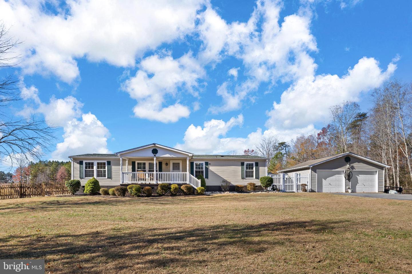 3100 DANBURY CIR, SPOTSYLVANIA, Virginia 22551, 3 Bedrooms Bedrooms, 5 Rooms Rooms,2 BathroomsBathrooms,Residential,For sale,3100 DANBURY CIR,VASP2037692 MLS # VASP2037692