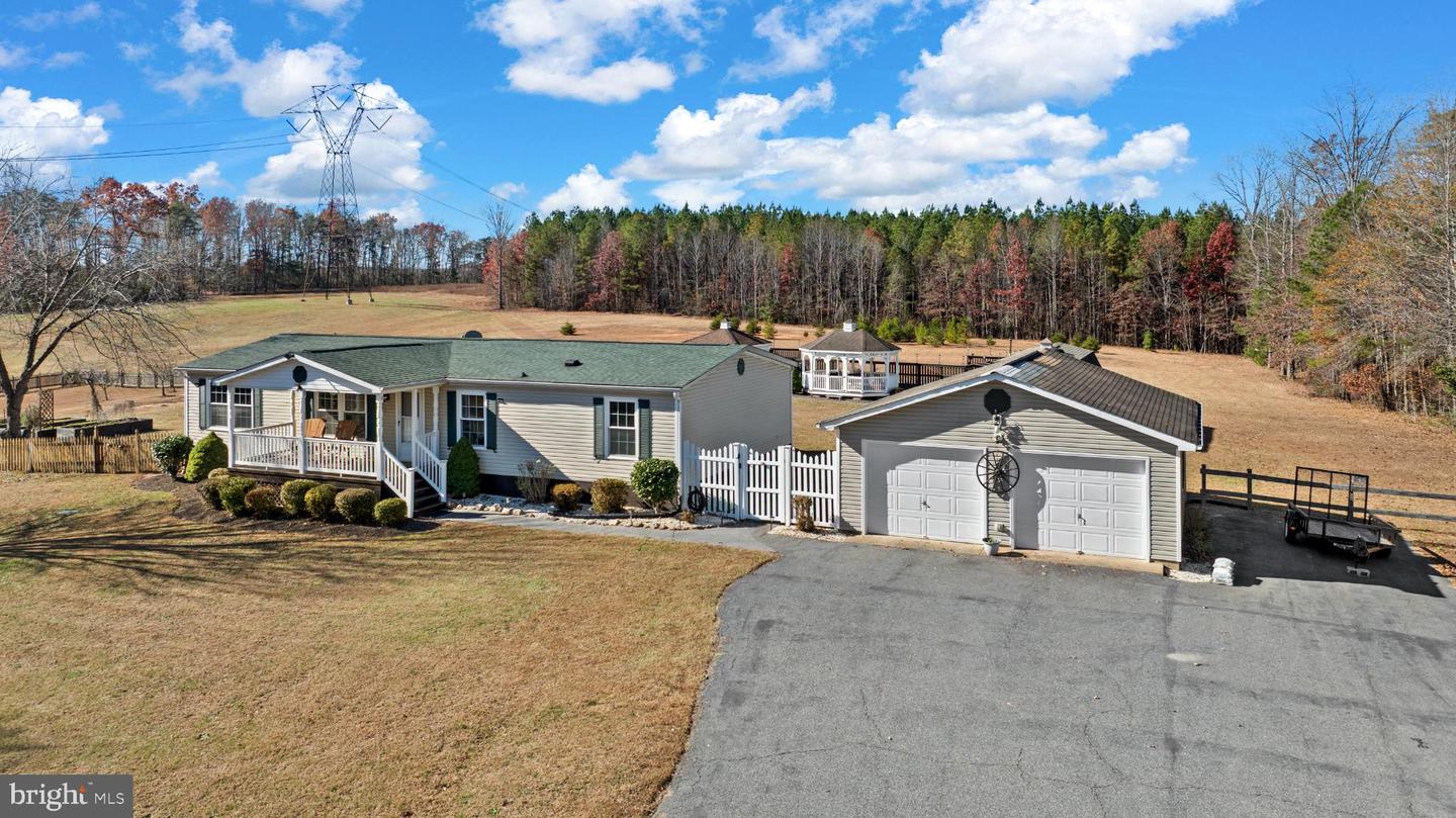 3100 DANBURY CIR, SPOTSYLVANIA, Virginia 22551, 3 Bedrooms Bedrooms, 5 Rooms Rooms,2 BathroomsBathrooms,Residential,For sale,3100 DANBURY CIR,VASP2037692 MLS # VASP2037692