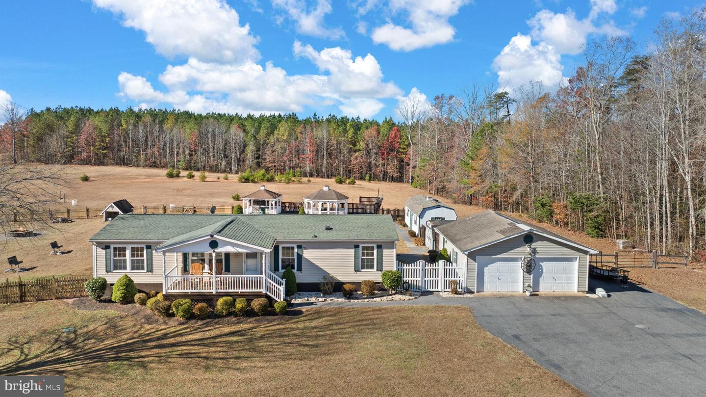 3100 DANBURY CIR, SPOTSYLVANIA, Virginia 22551, 3 Bedrooms Bedrooms, 5 Rooms Rooms,2 BathroomsBathrooms,Residential,For sale,3100 DANBURY CIR,VASP2037692 MLS # VASP2037692