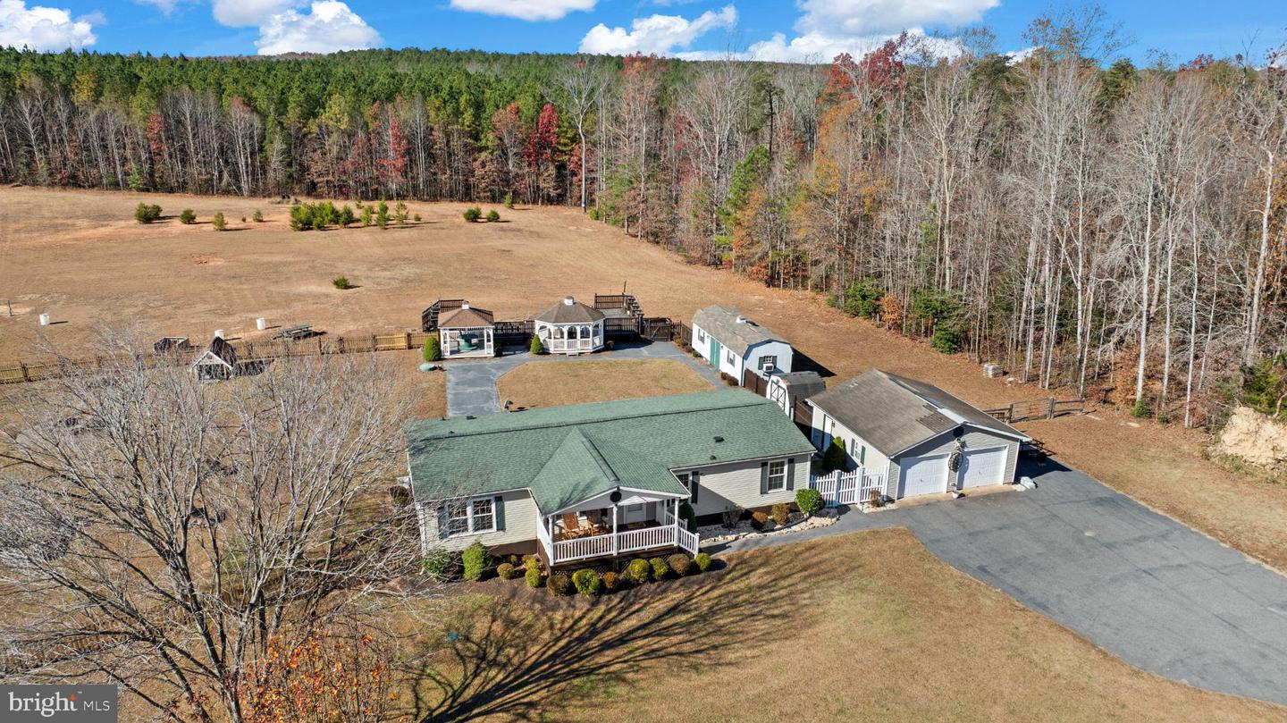 3100 DANBURY CIR, SPOTSYLVANIA, Virginia 22551, 3 Bedrooms Bedrooms, 5 Rooms Rooms,2 BathroomsBathrooms,Residential,For sale,3100 DANBURY CIR,VASP2037692 MLS # VASP2037692