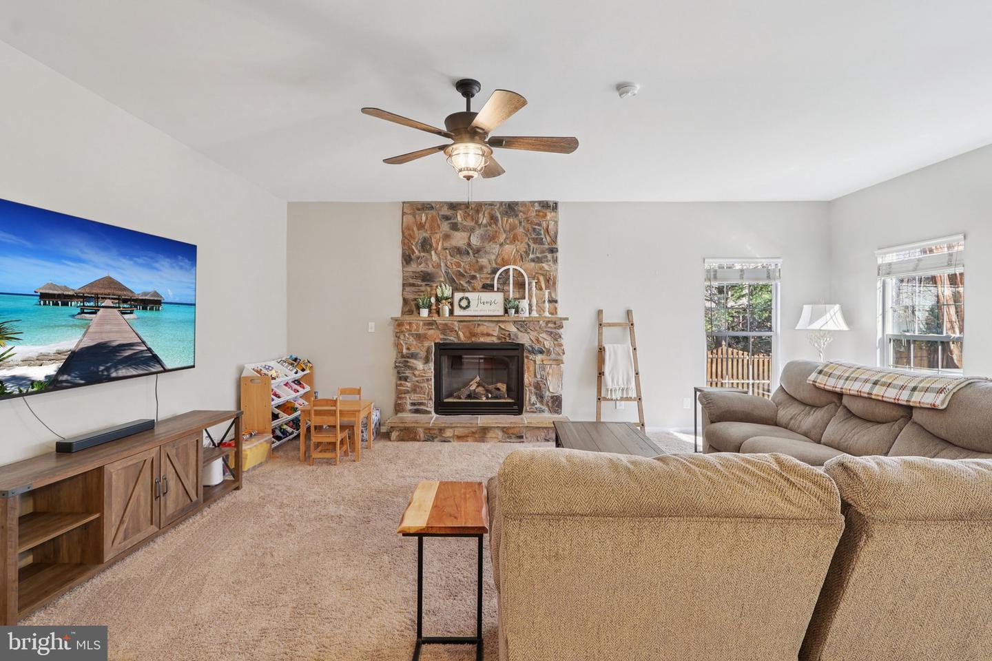 10576 CORAL BERRY DR, MANASSAS, Virginia 20110, 4 Bedrooms Bedrooms, ,3 BathroomsBathrooms,Residential,For sale,10576 CORAL BERRY DR,VAPW2108140 MLS # VAPW2108140