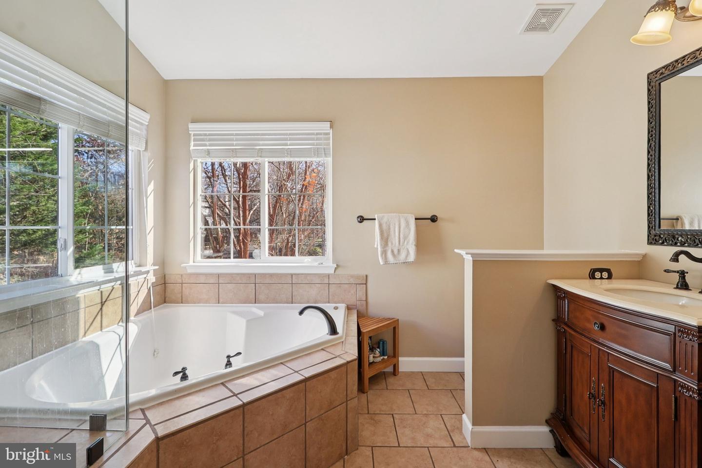 10576 CORAL BERRY DR, MANASSAS, Virginia 20110, 4 Bedrooms Bedrooms, ,3 BathroomsBathrooms,Residential,For sale,10576 CORAL BERRY DR,VAPW2108140 MLS # VAPW2108140