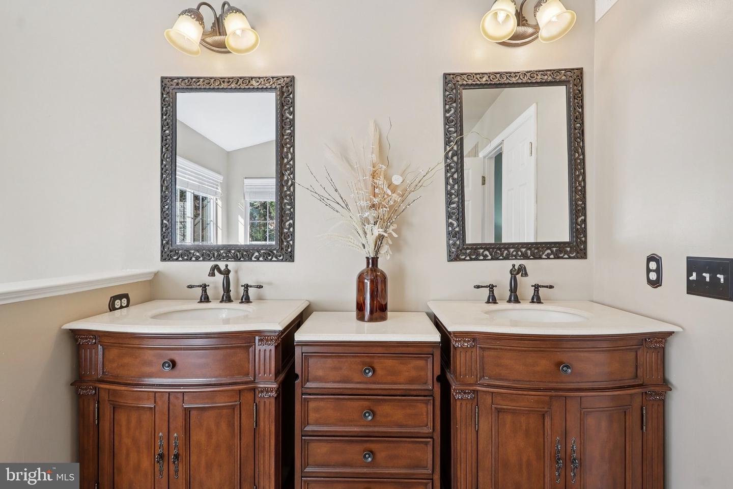 10576 CORAL BERRY DR, MANASSAS, Virginia 20110, 4 Bedrooms Bedrooms, ,3 BathroomsBathrooms,Residential,For sale,10576 CORAL BERRY DR,VAPW2108140 MLS # VAPW2108140