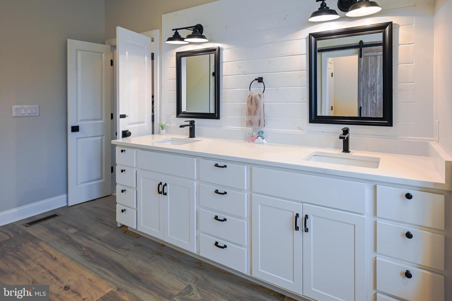 165 ANCIENT OAK LN, BERRYVILLE, Virginia 22611, 4 Bedrooms Bedrooms, 12 Rooms Rooms,3 BathroomsBathrooms,Residential,For sale,165 ANCIENT OAK LN,VACL2006242 MLS # VACL2006242 165 ANCIENT OAK LN, BERRYVILLE, Virginia 22611, 4 Bedrooms Bedrooms, 12 Rooms Rooms,3 BathroomsBathrooms,Residential,For sale,165 ANCIENT OAK LN,VACL2006242 MLS # VACL2006242