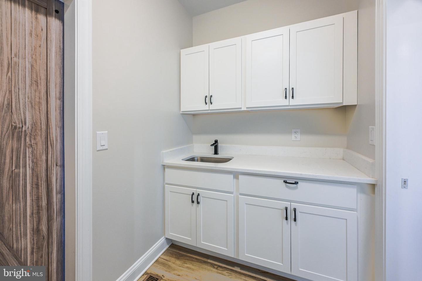 165 ANCIENT OAK LN, BERRYVILLE, Virginia 22611, 4 Bedrooms Bedrooms, 12 Rooms Rooms,3 BathroomsBathrooms,Residential,For sale,165 ANCIENT OAK LN,VACL2006242 MLS # VACL2006242 165 ANCIENT OAK LN, BERRYVILLE, Virginia 22611, 4 Bedrooms Bedrooms, 12 Rooms Rooms,3 BathroomsBathrooms,Residential,For sale,165 ANCIENT OAK LN,VACL2006242 MLS # VACL2006242