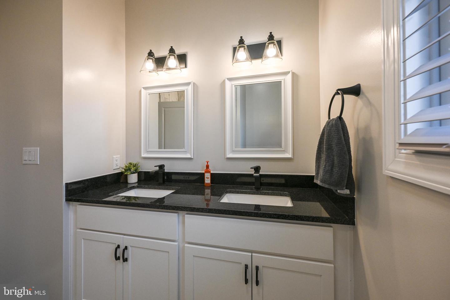 165 ANCIENT OAK LN, BERRYVILLE, Virginia 22611, 4 Bedrooms Bedrooms, 12 Rooms Rooms,3 BathroomsBathrooms,Residential,For sale,165 ANCIENT OAK LN,VACL2006242 MLS # VACL2006242 165 ANCIENT OAK LN, BERRYVILLE, Virginia 22611, 4 Bedrooms Bedrooms, 12 Rooms Rooms,3 BathroomsBathrooms,Residential,For sale,165 ANCIENT OAK LN,VACL2006242 MLS # VACL2006242