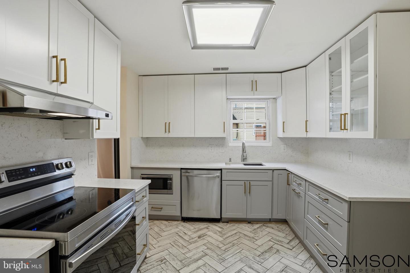 13505 COATES LN, HERNDON, Virginia 20171, 3 Bedrooms Bedrooms, ,2 BathroomsBathrooms,Residential,For sale,13505 COATES LN,VAFX2280298 MLS # VAFX2280298 13505 COATES LN, HERNDON, Virginia 20171, 3 Bedrooms Bedrooms, ,2 BathroomsBathrooms,Residential,For sale,13505 COATES LN,VAFX2280298 MLS # VAFX2280298