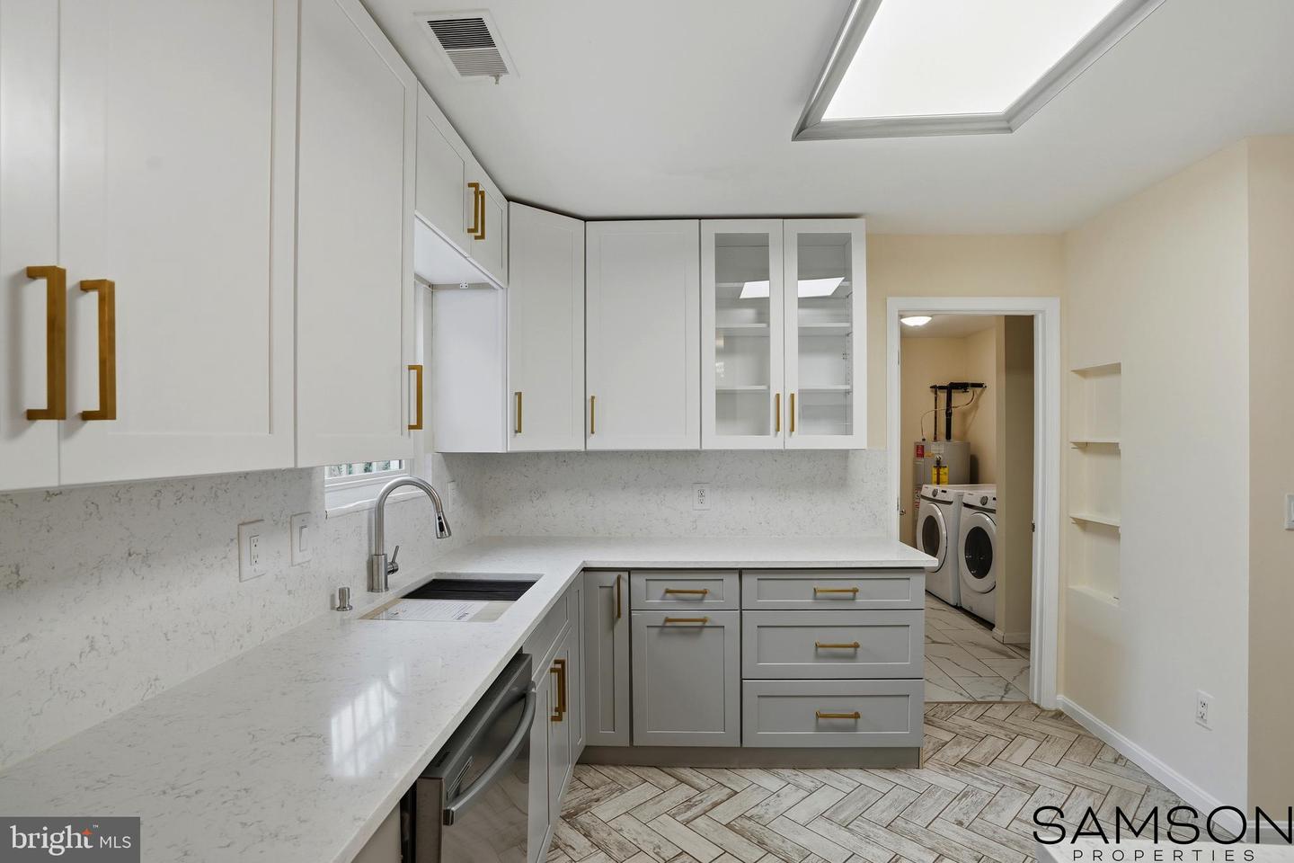 13505 COATES LN, HERNDON, Virginia 20171, 3 Bedrooms Bedrooms, ,2 BathroomsBathrooms,Residential,For sale,13505 COATES LN,VAFX2280298 MLS # VAFX2280298 13505 COATES LN, HERNDON, Virginia 20171, 3 Bedrooms Bedrooms, ,2 BathroomsBathrooms,Residential,For sale,13505 COATES LN,VAFX2280298 MLS # VAFX2280298