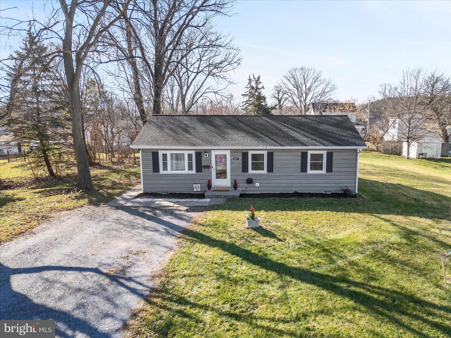 557 ASH ST, STRASBURG, Virginia 22657, 3 Bedrooms Bedrooms, ,1 BathroomBathrooms,Residential,For sale,557 ASH ST,VASH2013108 MLS # VASH2013108