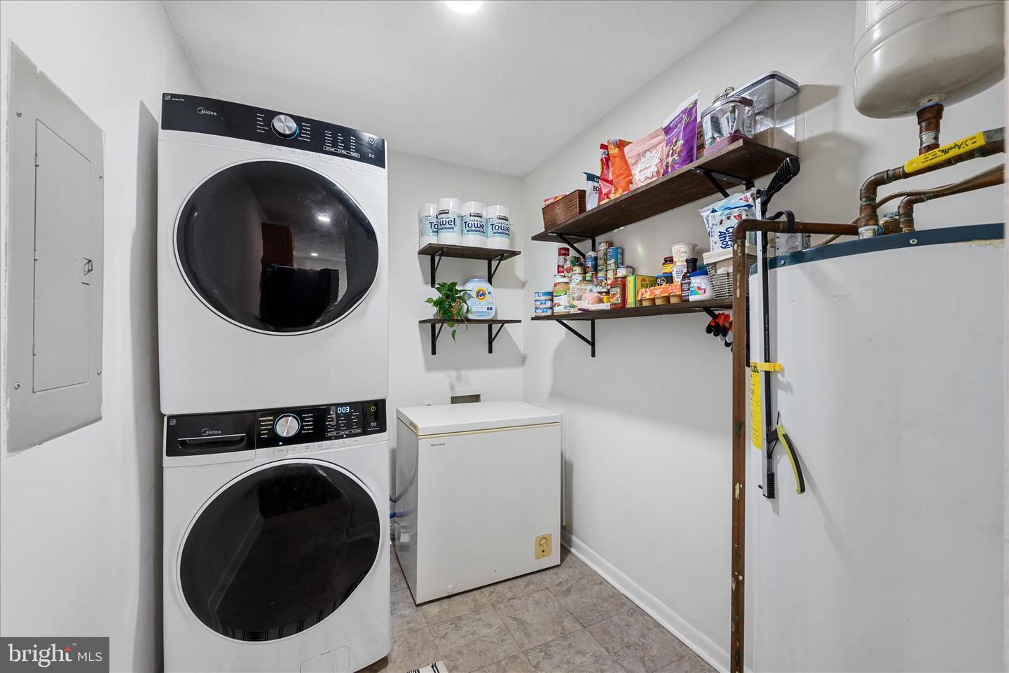 557 ASH ST, STRASBURG, Virginia 22657, 3 Bedrooms Bedrooms, ,1 BathroomBathrooms,Residential,For sale,557 ASH ST,VASH2013108 MLS # VASH2013108