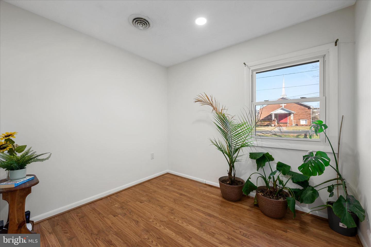 557 ASH ST, STRASBURG, Virginia 22657, 3 Bedrooms Bedrooms, ,1 BathroomBathrooms,Residential,For sale,557 ASH ST,VASH2013108 MLS # VASH2013108