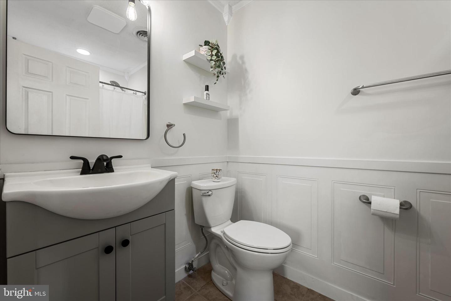 557 ASH ST, STRASBURG, Virginia 22657, 3 Bedrooms Bedrooms, ,1 BathroomBathrooms,Residential,For sale,557 ASH ST,VASH2013108 MLS # VASH2013108