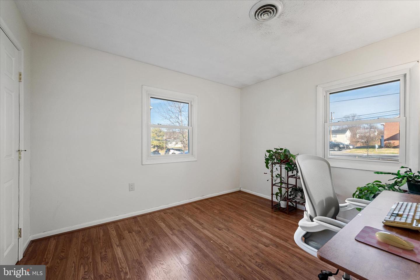 557 ASH ST, STRASBURG, Virginia 22657, 3 Bedrooms Bedrooms, ,1 BathroomBathrooms,Residential,For sale,557 ASH ST,VASH2013108 MLS # VASH2013108