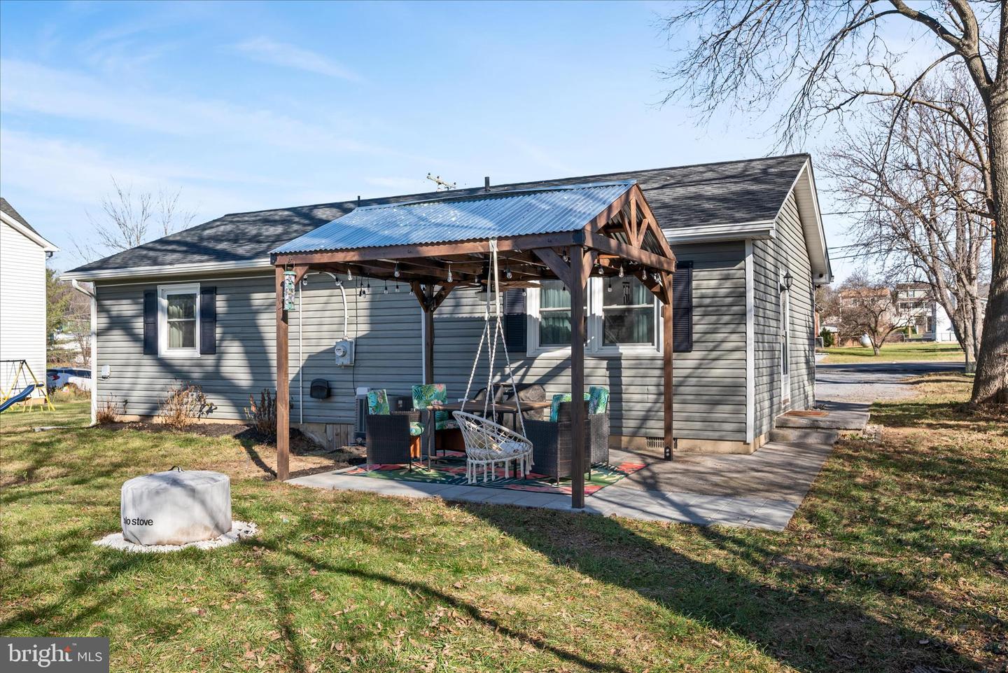 557 ASH ST, STRASBURG, Virginia 22657, 3 Bedrooms Bedrooms, ,1 BathroomBathrooms,Residential,For sale,557 ASH ST,VASH2013108 MLS # VASH2013108