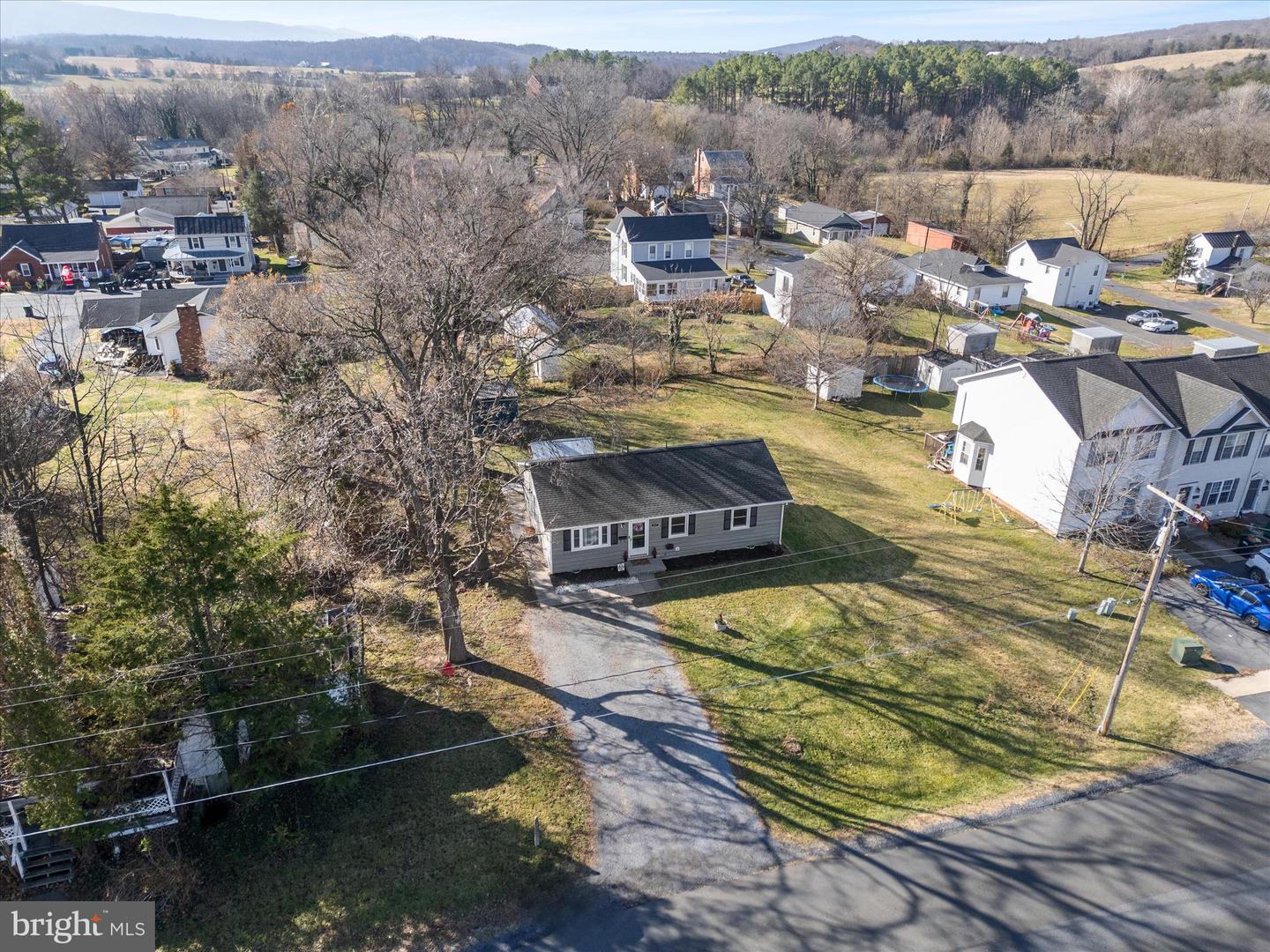 557 ASH ST, STRASBURG, Virginia 22657, 3 Bedrooms Bedrooms, ,1 BathroomBathrooms,Residential,For sale,557 ASH ST,VASH2013108 MLS # VASH2013108