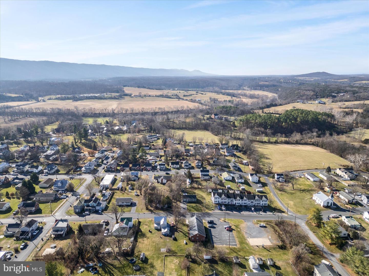 557 ASH ST, STRASBURG, Virginia 22657, 3 Bedrooms Bedrooms, ,1 BathroomBathrooms,Residential,For sale,557 ASH ST,VASH2013108 MLS # VASH2013108