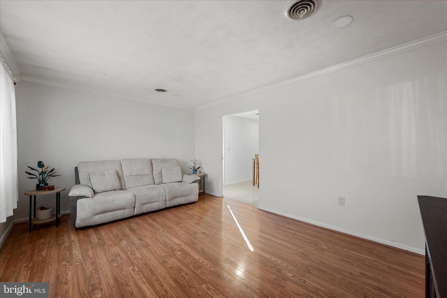 557 ASH ST, STRASBURG, Virginia 22657, 3 Bedrooms Bedrooms, ,1 BathroomBathrooms,Residential,For sale,557 ASH ST,VASH2013108 MLS # VASH2013108