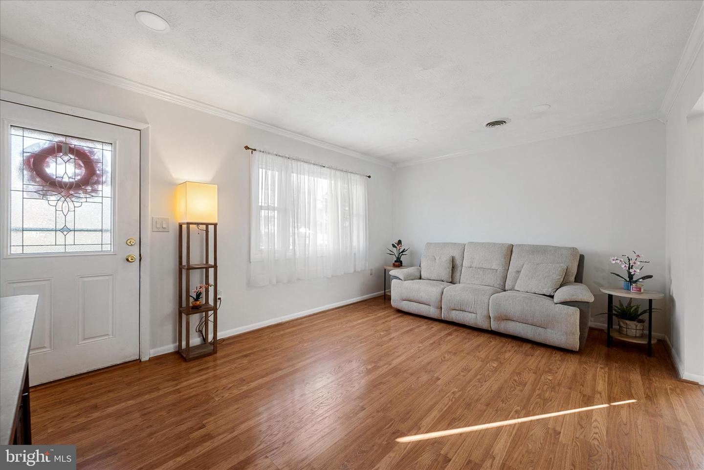 557 ASH ST, STRASBURG, Virginia 22657, 3 Bedrooms Bedrooms, ,1 BathroomBathrooms,Residential,For sale,557 ASH ST,VASH2013108 MLS # VASH2013108