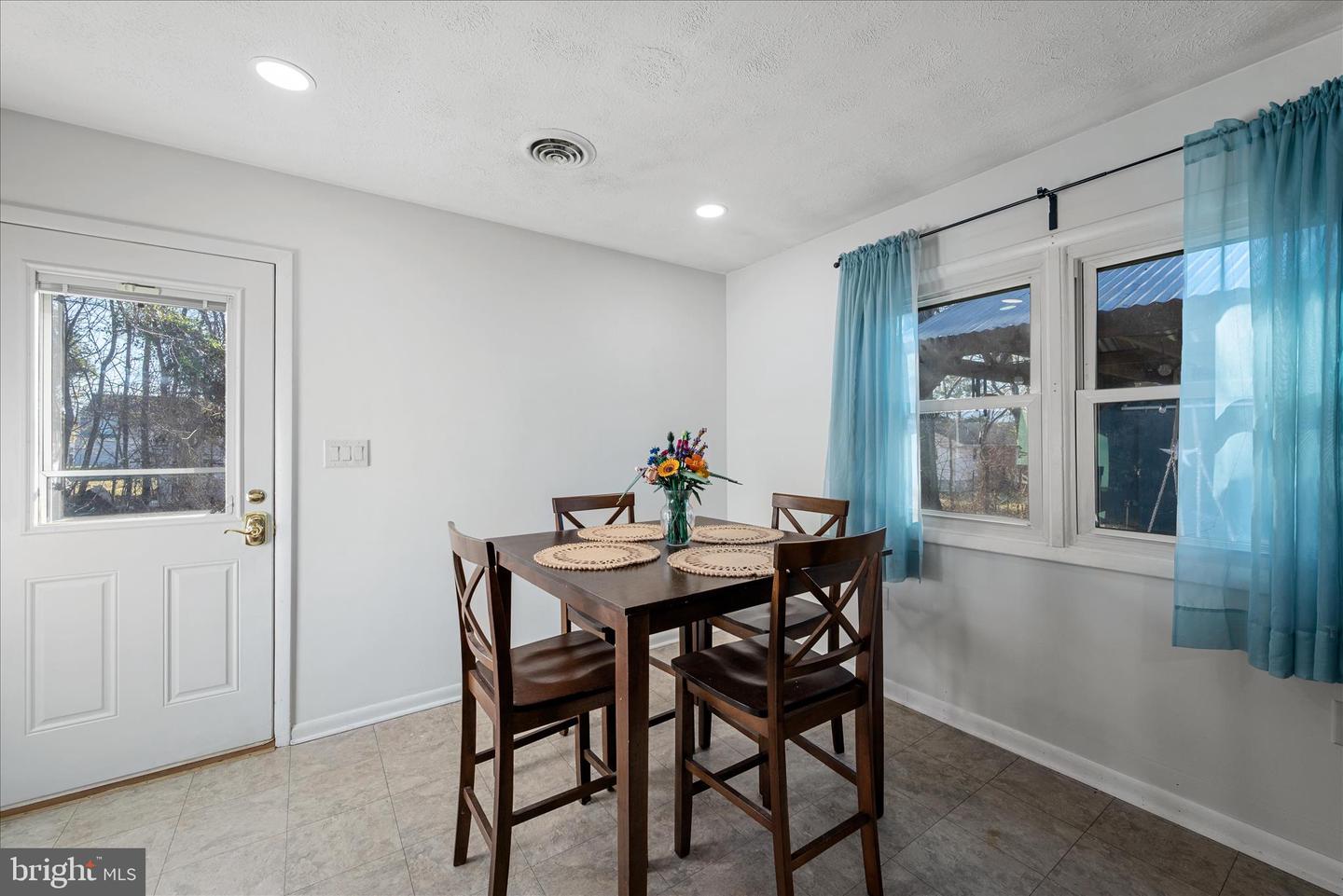 557 ASH ST, STRASBURG, Virginia 22657, 3 Bedrooms Bedrooms, ,1 BathroomBathrooms,Residential,For sale,557 ASH ST,VASH2013108 MLS # VASH2013108