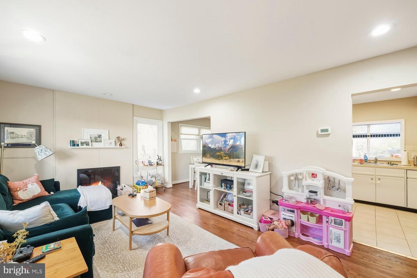 1105 WESTBRIAR CT NE, VIENNA, Virginia 22180, 3 Bedrooms Bedrooms, ,2 BathroomsBathrooms,Residential,For sale,1105 WESTBRIAR CT NE,VAFX2280466 MLS # VAFX2280466