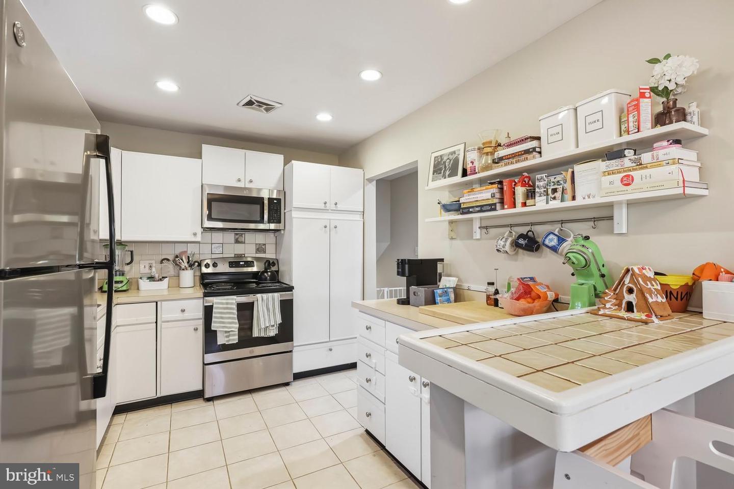 1105 WESTBRIAR CT NE, VIENNA, Virginia 22180, 3 Bedrooms Bedrooms, ,2 BathroomsBathrooms,Residential,For sale,1105 WESTBRIAR CT NE,VAFX2280466 MLS # VAFX2280466