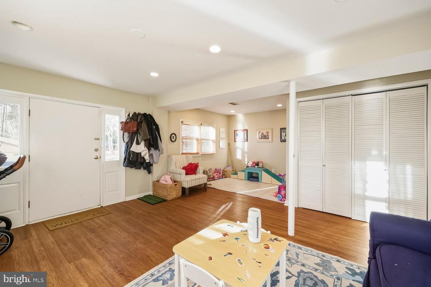 1105 WESTBRIAR CT NE, VIENNA, Virginia 22180, 3 Bedrooms Bedrooms, ,2 BathroomsBathrooms,Residential,For sale,1105 WESTBRIAR CT NE,VAFX2280466 MLS # VAFX2280466