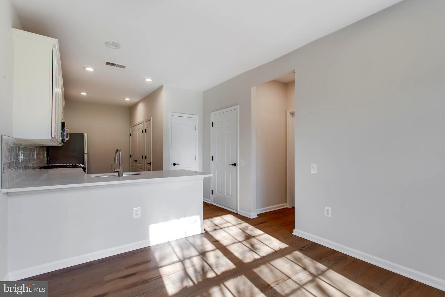 1981 PENFOLD CT, WOODBRIDGE, Virginia 22192, 2 Bedrooms Bedrooms, 8 Rooms Rooms,2 BathroomsBathrooms,Residential,For sale,1981 PENFOLD CT,VAPW2108386 MLS # VAPW2108386