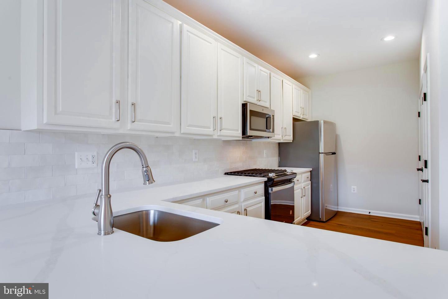 1981 PENFOLD CT, WOODBRIDGE, Virginia 22192, 2 Bedrooms Bedrooms, 8 Rooms Rooms,2 BathroomsBathrooms,Residential,For sale,1981 PENFOLD CT,VAPW2108386 MLS # VAPW2108386