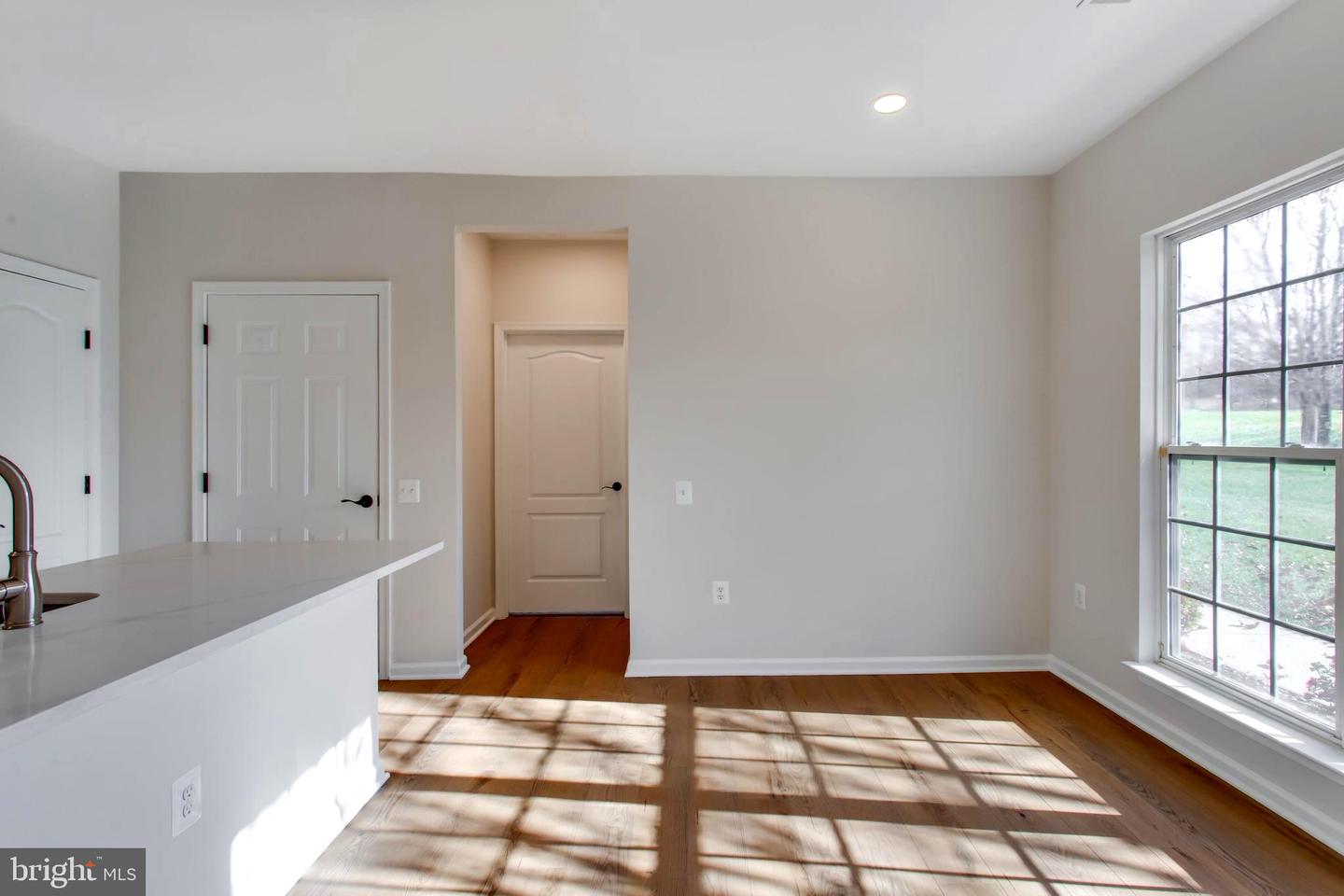 1981 PENFOLD CT, WOODBRIDGE, Virginia 22192, 2 Bedrooms Bedrooms, 8 Rooms Rooms,2 BathroomsBathrooms,Residential,For sale,1981 PENFOLD CT,VAPW2108386 MLS # VAPW2108386