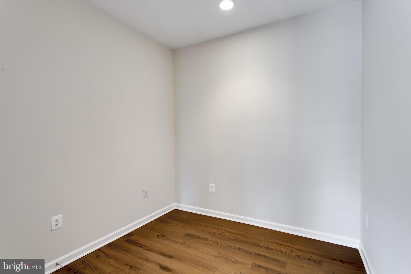 1981 PENFOLD CT, WOODBRIDGE, Virginia 22192, 2 Bedrooms Bedrooms, 8 Rooms Rooms,2 BathroomsBathrooms,Residential,For sale,1981 PENFOLD CT,VAPW2108386 MLS # VAPW2108386