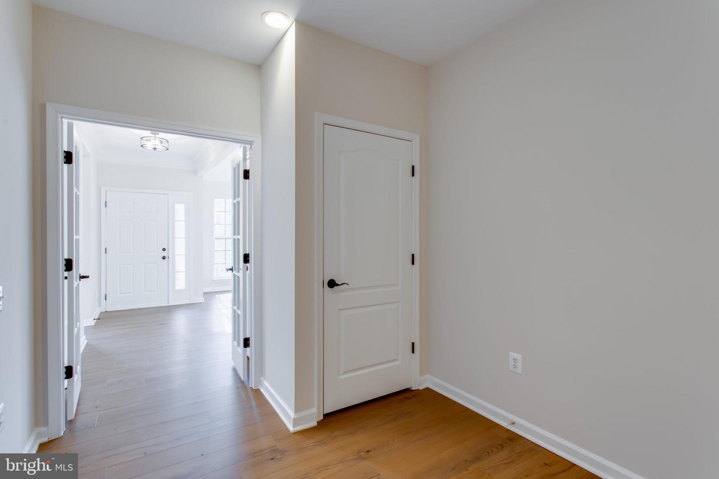 1981 PENFOLD CT, WOODBRIDGE, Virginia 22192, 2 Bedrooms Bedrooms, 8 Rooms Rooms,2 BathroomsBathrooms,Residential,For sale,1981 PENFOLD CT,VAPW2108386 MLS # VAPW2108386