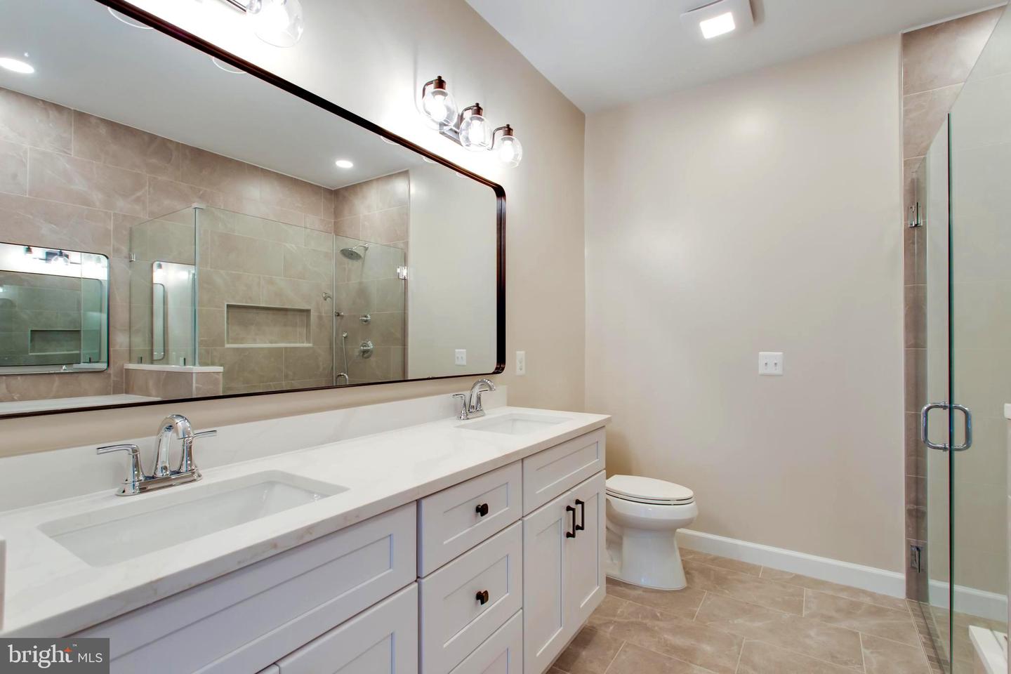 1981 PENFOLD CT, WOODBRIDGE, Virginia 22192, 2 Bedrooms Bedrooms, 8 Rooms Rooms,2 BathroomsBathrooms,Residential,For sale,1981 PENFOLD CT,VAPW2108386 MLS # VAPW2108386