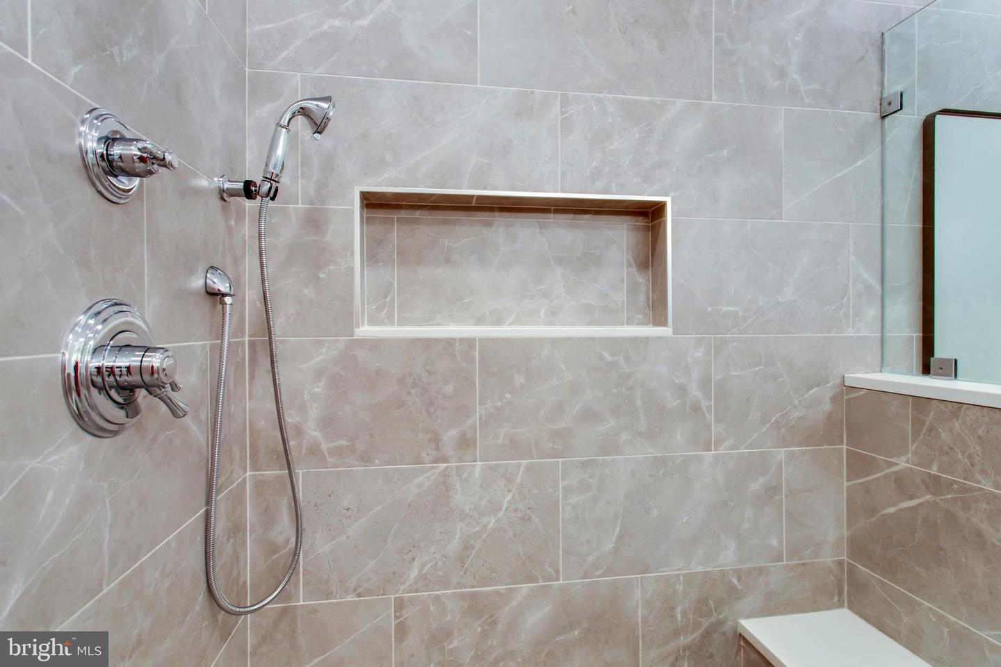 1981 PENFOLD CT, WOODBRIDGE, Virginia 22192, 2 Bedrooms Bedrooms, 8 Rooms Rooms,2 BathroomsBathrooms,Residential,For sale,1981 PENFOLD CT,VAPW2108386 MLS # VAPW2108386