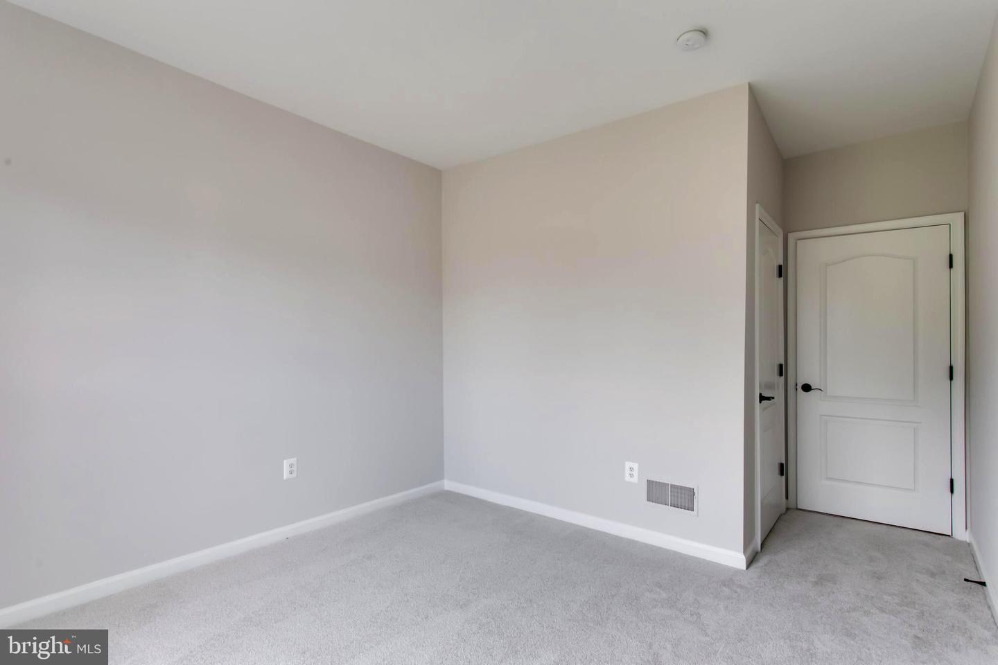 1981 PENFOLD CT, WOODBRIDGE, Virginia 22192, 2 Bedrooms Bedrooms, 8 Rooms Rooms,2 BathroomsBathrooms,Residential,For sale,1981 PENFOLD CT,VAPW2108386 MLS # VAPW2108386