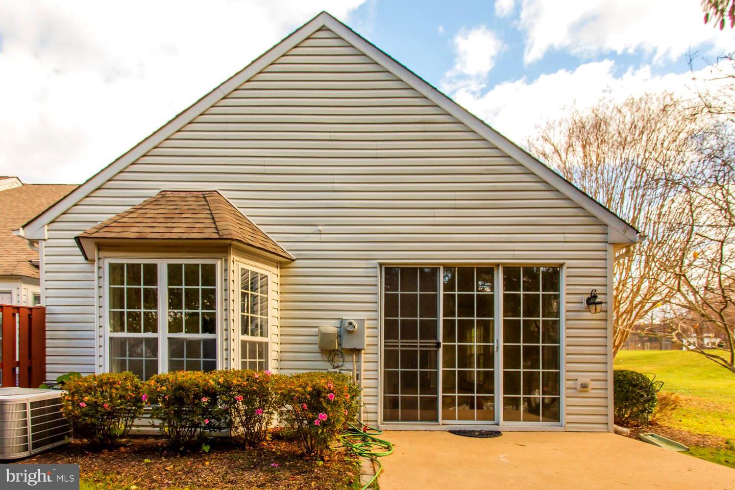 1981 PENFOLD CT, WOODBRIDGE, Virginia 22192, 2 Bedrooms Bedrooms, 8 Rooms Rooms,2 BathroomsBathrooms,Residential,For sale,1981 PENFOLD CT,VAPW2108386 MLS # VAPW2108386